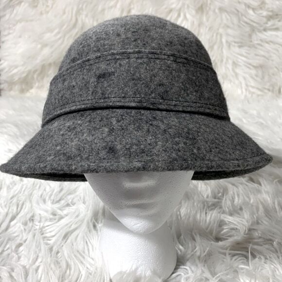 WOOL Felt hat one button detail gray like new - Picture 2 of 9